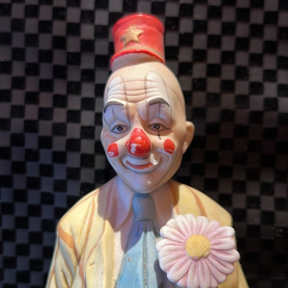 Vintage Porcelain Clown Figurine - Picture 6 of 6